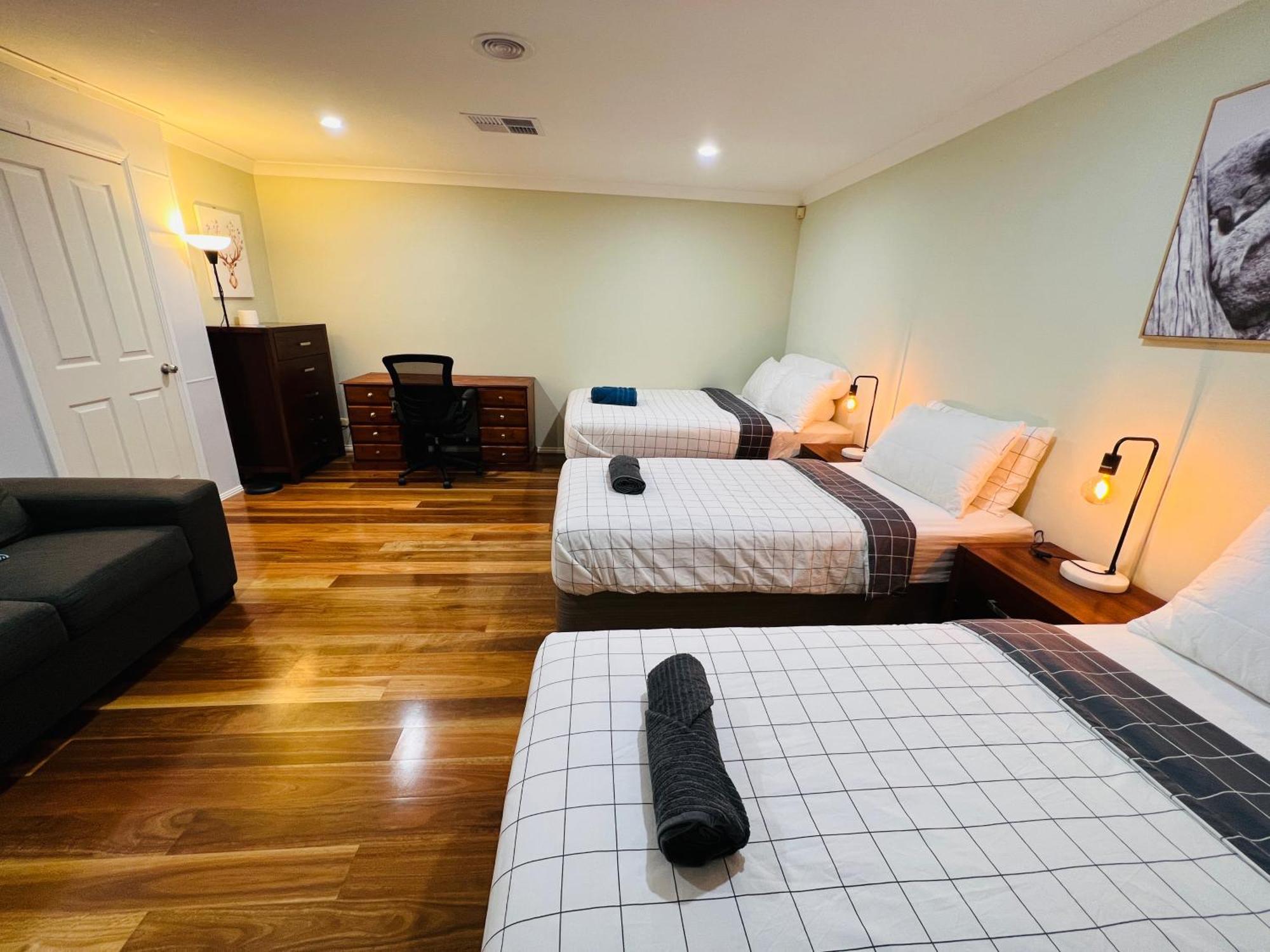 Spacious 6 Bedroom Holiday Home 15 Min Away From Melbourne Airport Sydenham Exterior photo