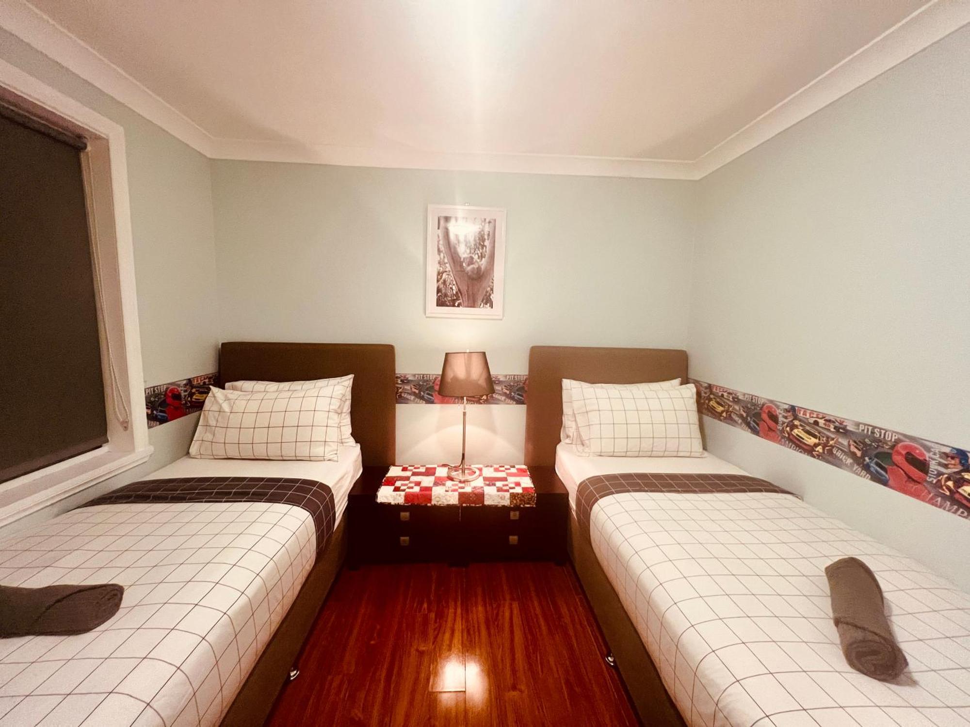 Spacious 6 Bedroom Holiday Home 15 Min Away From Melbourne Airport Sydenham Exterior photo
